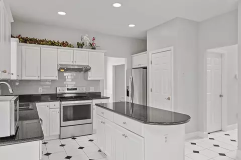 412 Farrington Dr, Seven Fields, PA 16046 photo 12