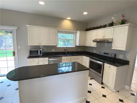 412 Farrington Dr, Seven Fields, PA 16046 photo 13