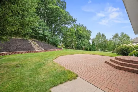 412 Farrington Dr, Seven Fields, PA 16046 photo 3