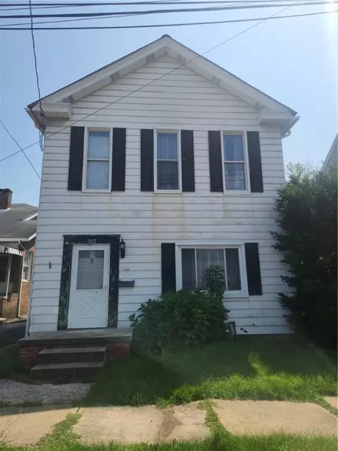 307 N 3rd St, Apollo, PA 15613
