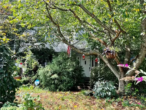 117 Aquillin Ct, Irwin, PA 15642