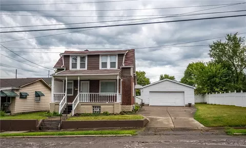1204 French St, Farrell, PA 16121