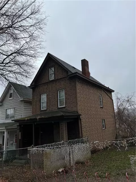 1027 Uvilla St, Pittsburgh, PA 15220