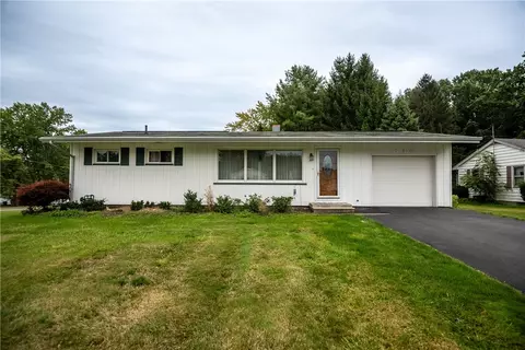 730 Clarksville Rd, Hermitage, PA 16148
