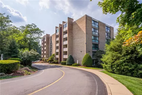55 Highland Rd #508, Bethel Park, PA 15102