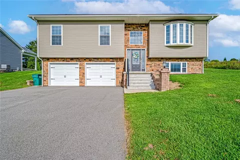 118 Grandview Dr, New Derry, PA 15671