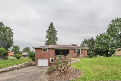 2871 Sunset Cir, Export, PA 15632 photo 3