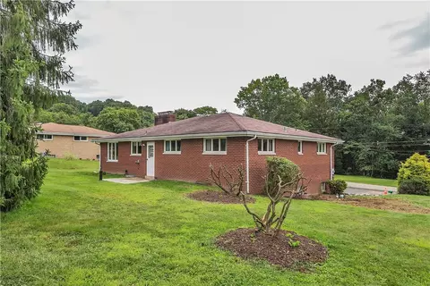 2871 Sunset Cir, Export, PA 15632 photo 4