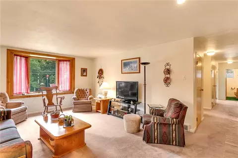 2871 Sunset Cir, Export, PA 15632 photo 10