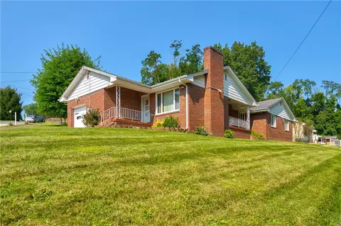 301 Taylor Dr, Canonsburg, PA 15317