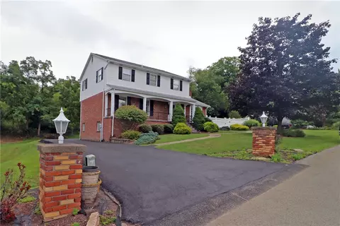 25 Brookdale Dr, Greensburg, PA 15601