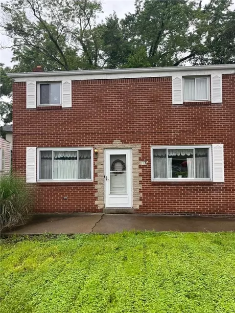 97 Duquesne Ave, Dravosburg, PA 15034