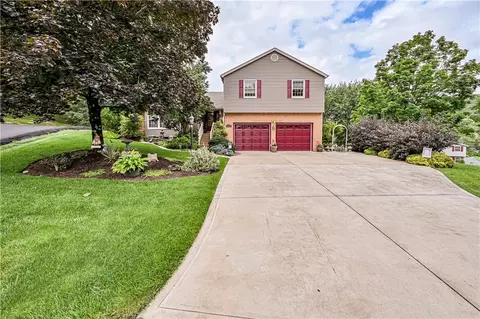 104 Springdale Dr, Greensburg, PA 15601