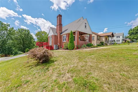 1222 9th St, Irwin, PA 15642 photo 2