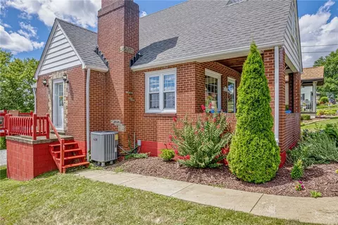 1222 9th St, Irwin, PA 15642 photo 3