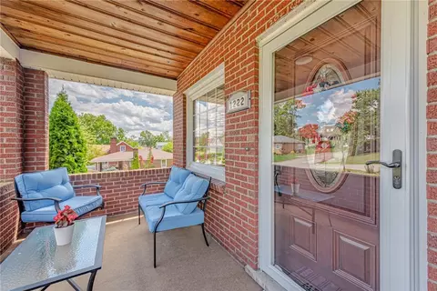 1222 9th St, Irwin, PA 15642 photo 4