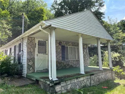 386 Yauger Hollow Rd, Lemont Furnace, PA 15456