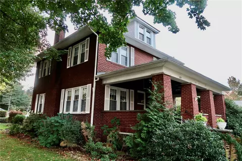 303 N Pitt St, Mercer, PA 16137