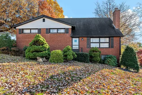 201 Coleen Dr, Pittsburgh, PA 15236