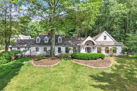 101 Wynnwood Dr, Pittsburgh, PA 15215