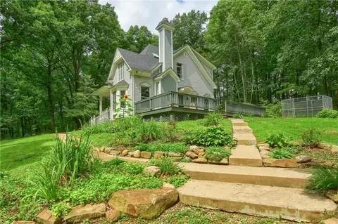2064 Dime Rd, Vandergrift, PA 15690 photo 4