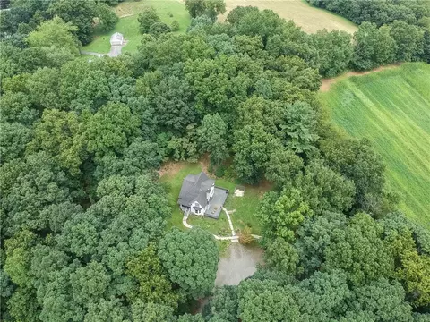 2064 Dime Rd, Vandergrift, PA 15690 photo 2