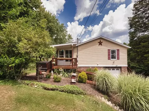 114 Evergreen Dr, Natrona Heights, PA 15065
