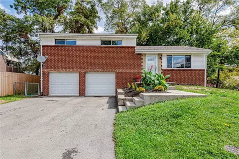 664 Regency, Pittsburgh, PA 15239