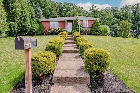 9100 Plateau Dr, Pittsburgh, PA 15237