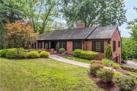601 Trotwood Cir, Pittsburgh, PA 15241