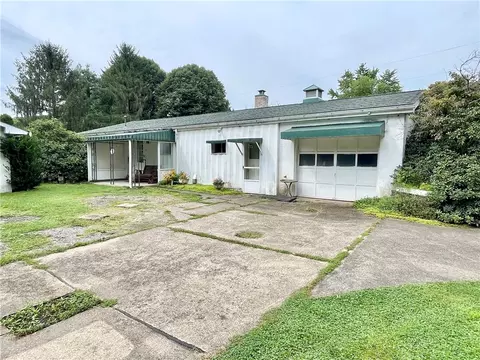 671 Pine Run Rd, Apollo, PA 15613