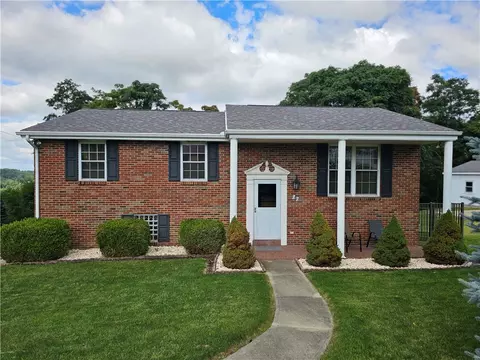 27 Park View Dr, Washington, PA 15301