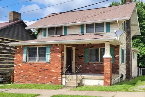 4 W Market St, Burgettstown, PA 15021