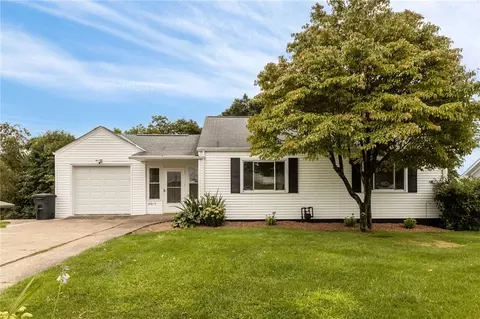 2015 Forge Dr, Aliquippa, PA 15001