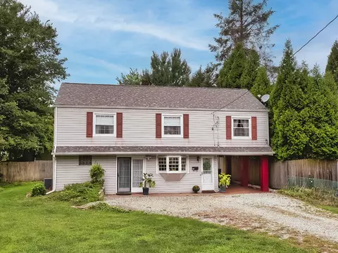 221 Vernon St, New Kensington, PA 15068