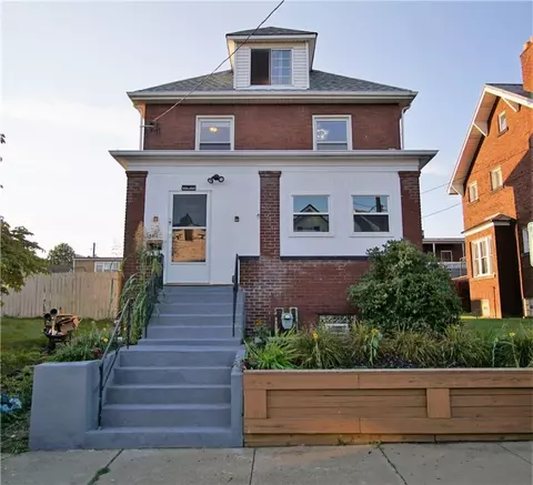 549 E 8th Ave, Tarentum, PA 15084