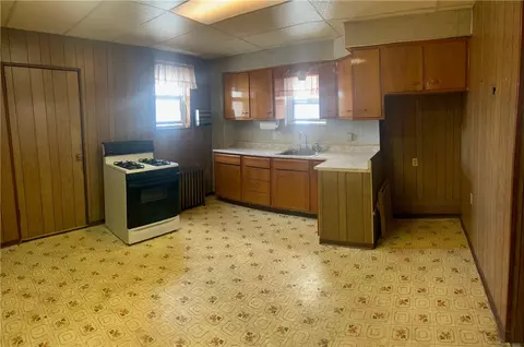 217 3rd Ave, Braddock, PA 15104 photo 2