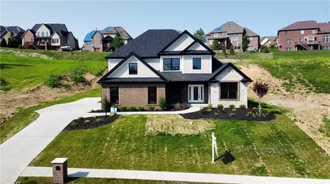1053 Skyline Dr, Canonsburg, PA 15317