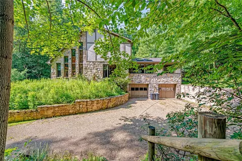 50 U P Church Rd, Ligonier, PA 15658
