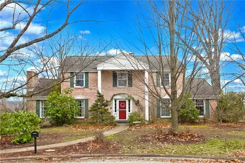 33 Morningside Dr, Greensburg, PA 15601