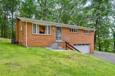 3613 Oakcrest Dr, Gibsonia, PA 15044