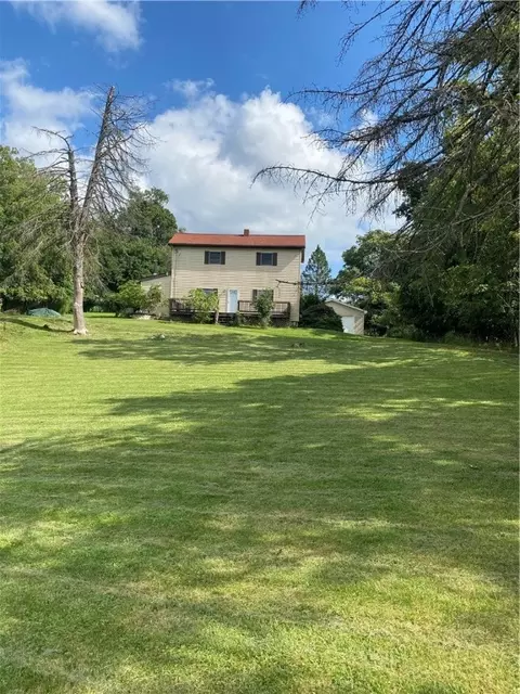 182 Upper Heckman Rd, North Versailles, PA 15137