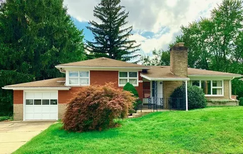 128 Overlook Dr, Beaver, PA 15009