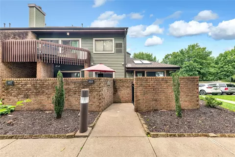 2608 Leona Ln, Coraopolis, PA 15108