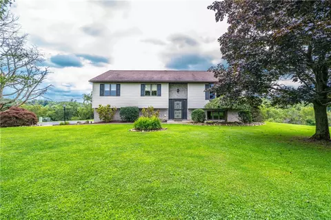 433 Spiering Hill Ct, New Kensington, PA 15068
