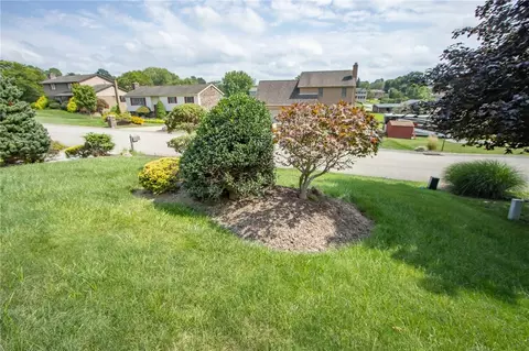 52 Circle Dr, Irwin, PA 15642 photo 8