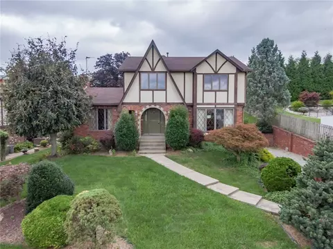 52 Circle Dr, Irwin, PA 15642 photo 2