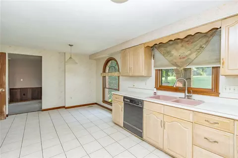 52 Circle Dr, Irwin, PA 15642 photo 12