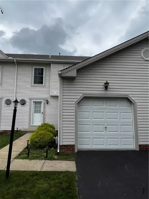 802 Sunset Cir, Cranberry Township, PA 16066