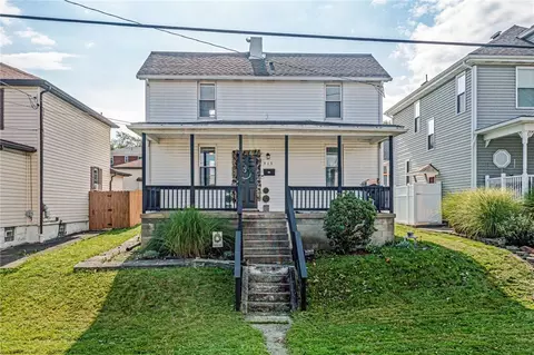 913 Lawn Ave, Connellsville, PA 15425